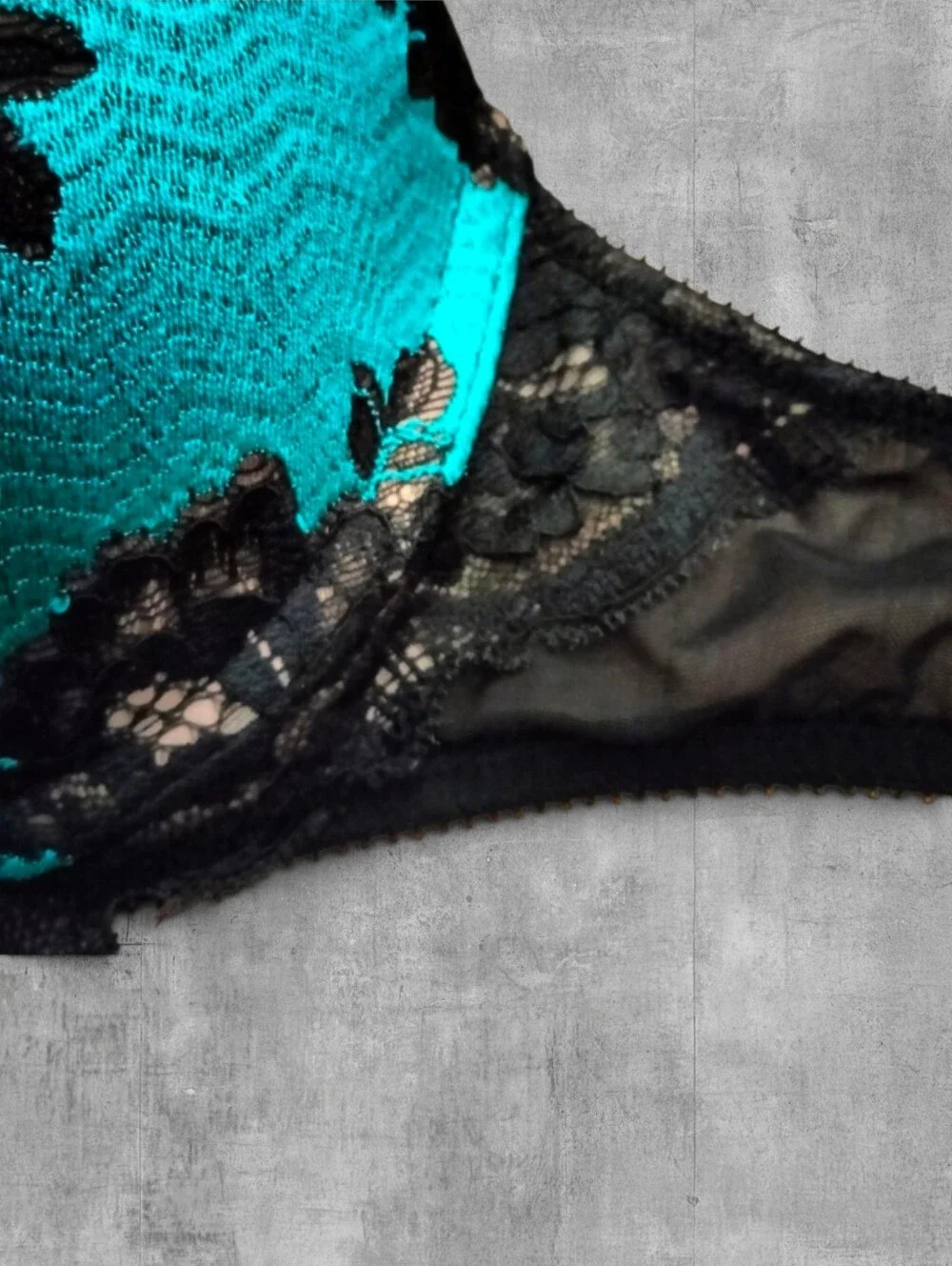 Victorias Secret size 32d